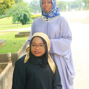 90CM SILK FEELING SQUARE SCARF - Image 4